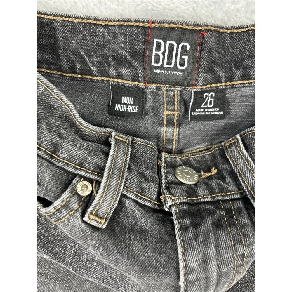 BDG Urban Outfitters Women's Shorts 24 Mom High-Rise Cuffed‎ Denim Black
